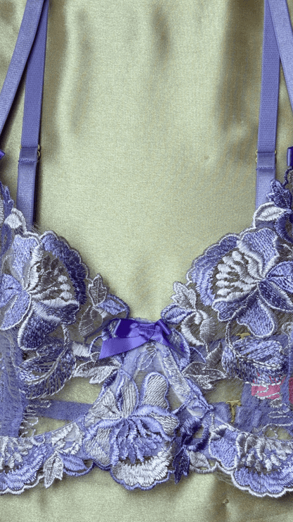 Violet Bra - TRÈS FOU OR SOMETHING