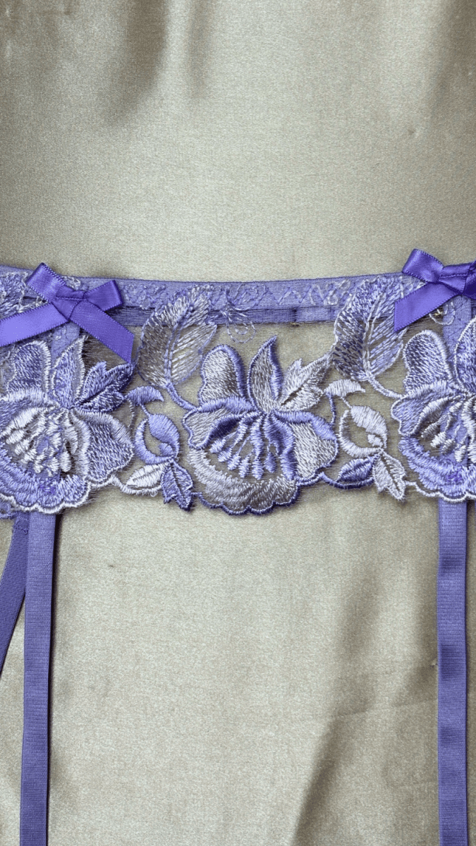 Violet Garter - TRÈS FOU OR SOMETHING