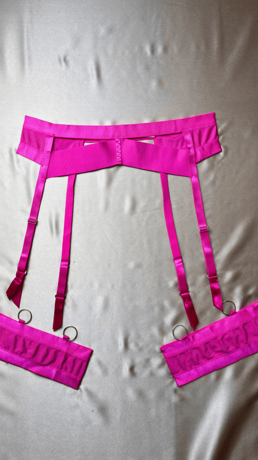 Vixen Garter - TRÈS FOU OR SOMETHING