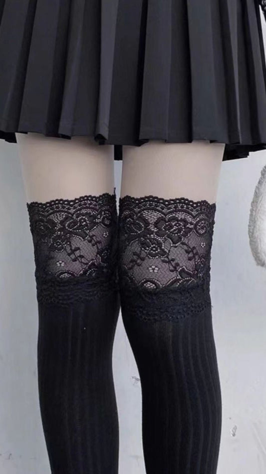 Wide Lace Thigh Socks - CHAMBRE 535